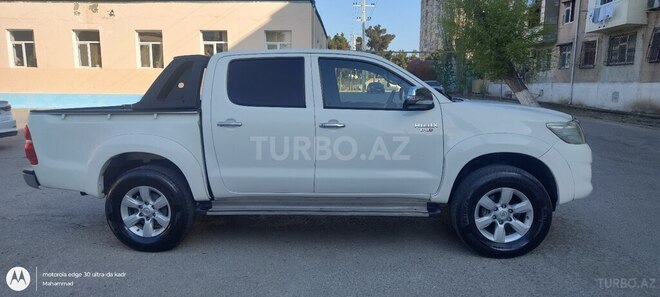 Toyota Hilux 2012, 300,100 km - 2.5 l - Sumqayıt