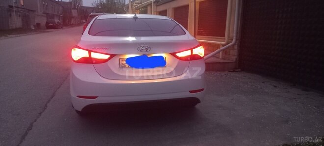 Hyundai Elantra 2015, 205,459 km - 1.8 l - Qusar