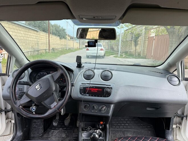 SEAT Ibiza-8