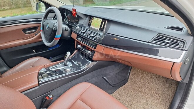 BMW 520-12