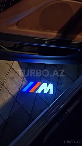 BMW 520-21