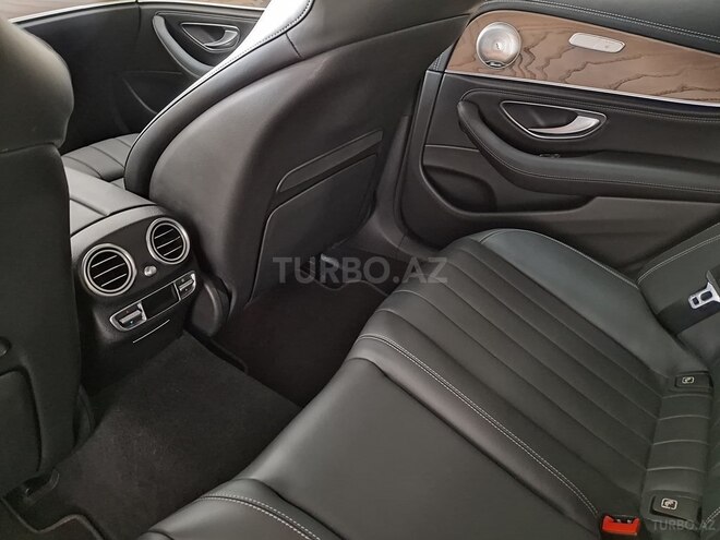 Mercedes E 300 e 2022, 33,000 km - 2.0 l - Bakı