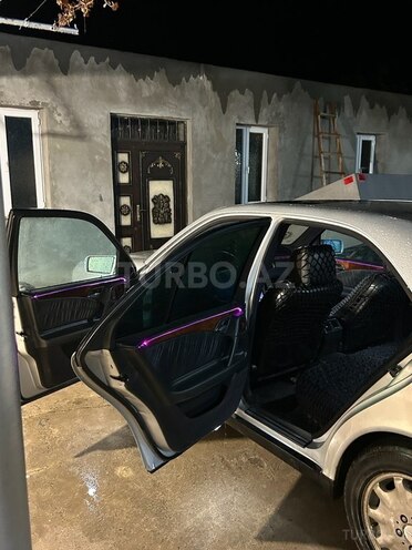 Mercedes E 280 1999, 340,800 km - 2.8 l - Tovuz