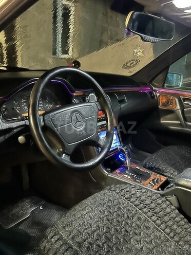 Mercedes E 280 1999, 340,800 km - 2.8 l - Tovuz