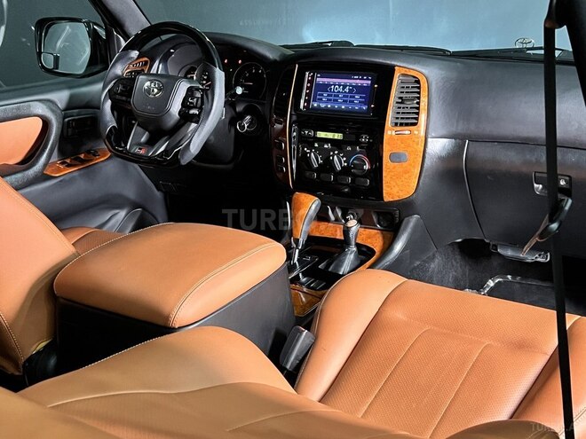 Toyota Land Cruiser-12