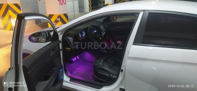 Hyundai Avante 2016, 225,000 km - 1.6 л - Bakı