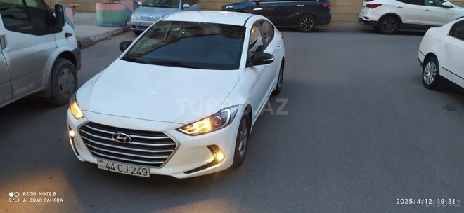 Hyundai Avante 2016, 225,000 km - 1.6 л - Bakı