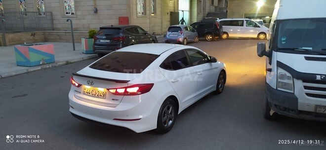 Hyundai Avante 2016, 225,000 km - 1.6 л - Bakı