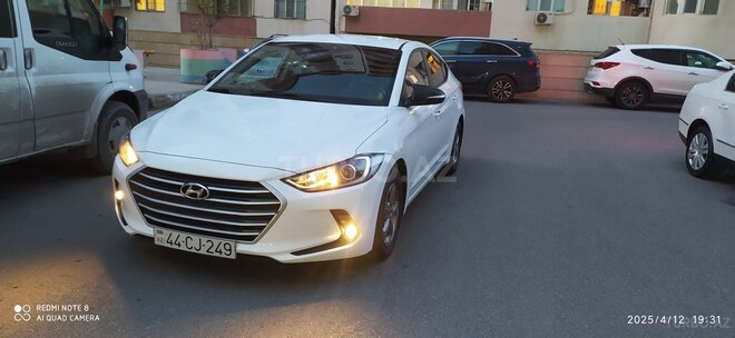 Hyundai Avante 2016, 225,000 km - 1.6 л - Bakı