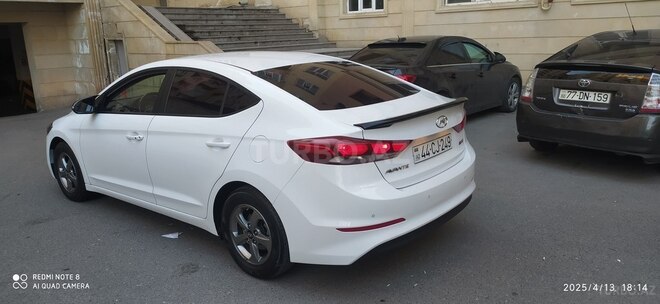 Hyundai Avante 2016, 225,000 km - 1.6 л - Bakı