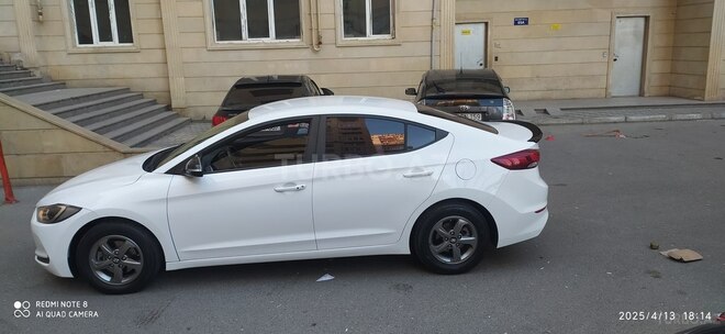 Hyundai Avante 2016, 225,000 km - 1.6 л - Bakı