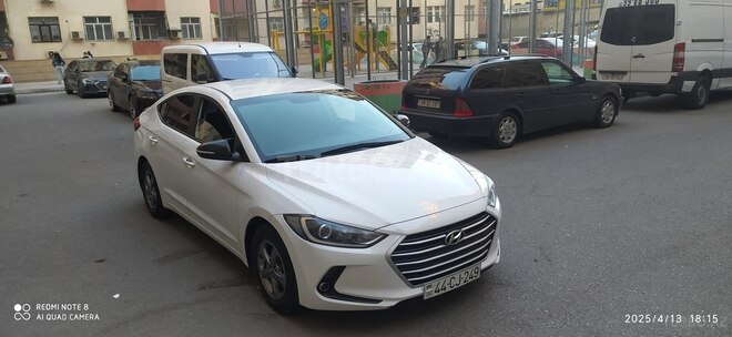 Hyundai Avante 2016, 225,000 km - 1.6 л - Bakı