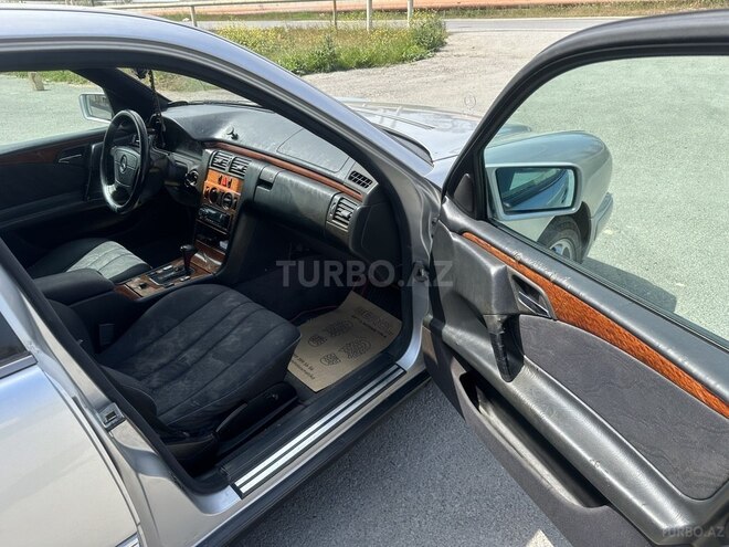 Mercedes E 230 1995, 365,000 km - 2.3 l - Bakı