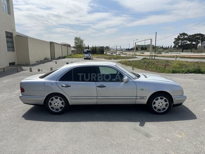 Mercedes E 230 1995, 365,000 km - 2.3 l - Bakı