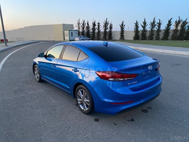 Hyundai Elantra 2017, 105,200 km - 2.0 l - Bakı