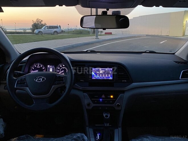 Hyundai Elantra 2017, 105,200 km - 2.0 l - Bakı