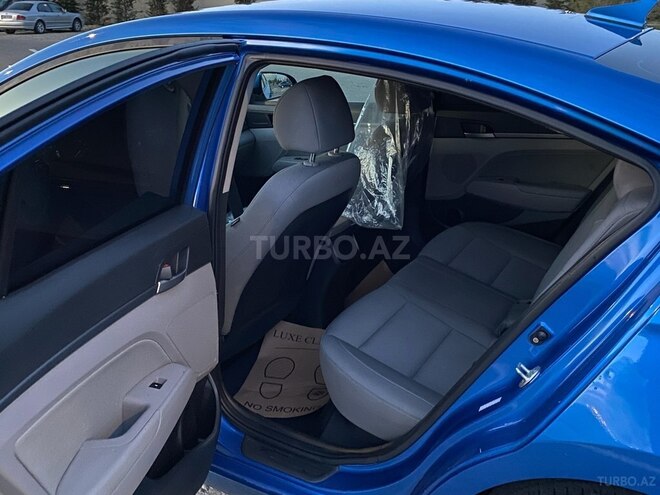 Hyundai Elantra 2017, 105,200 km - 2.0 l - Bakı