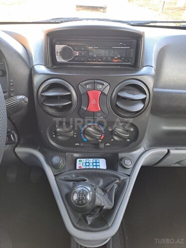 Fiat Doblo 2009, 219,682 km - 1.3 l - Bakı