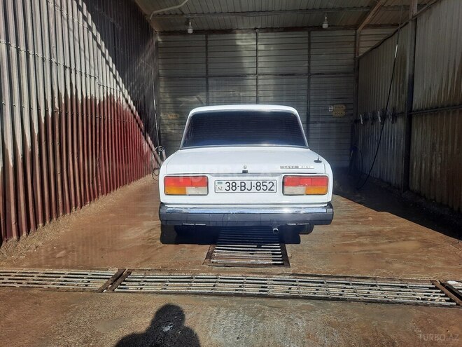 LADA (VAZ) 2107 2004, 130,000 km - 1.6 л - Qusar