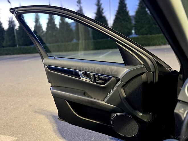 Mercedes C 250 2011, 172,000 km - 1.8 л - Şəki