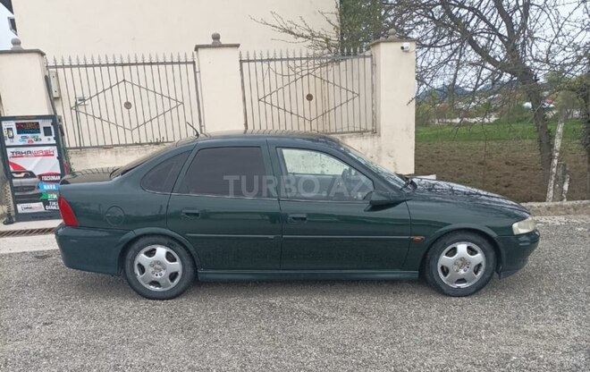 Opel Vectra 1999, 313,000 km - 1.6 l - Qazax