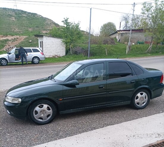 Opel Vectra 1999, 313,000 km - 1.6 l - Qazax