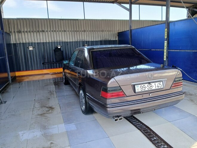 Mercedes E 200 1994, 380,000 km - 2.0 l - Bakı