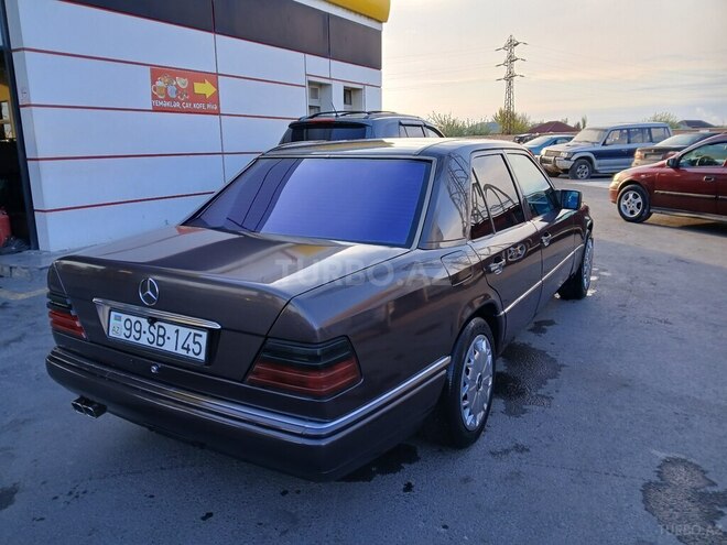 Mercedes E 200 1994, 380,000 km - 2.0 l - Bakı
