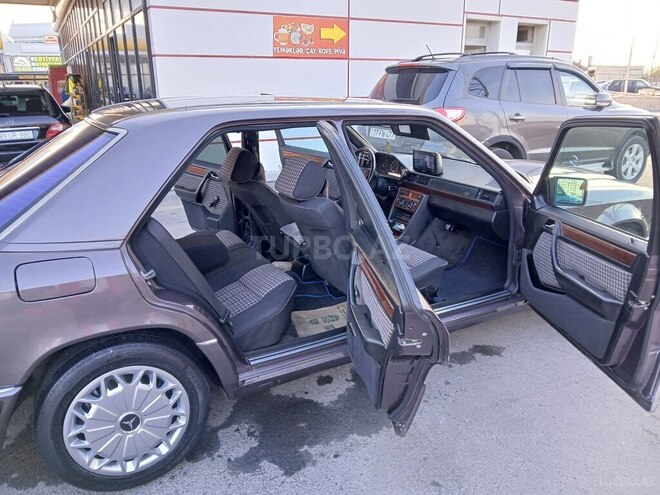 Mercedes E 200 1994, 380,000 km - 2.0 l - Bakı