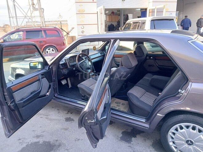 Mercedes E 200 1994, 380,000 km - 2.0 l - Bakı