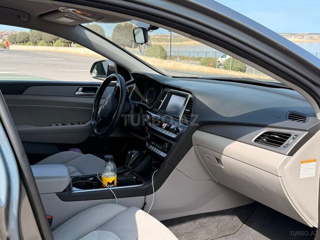 Hyundai Sonata-10