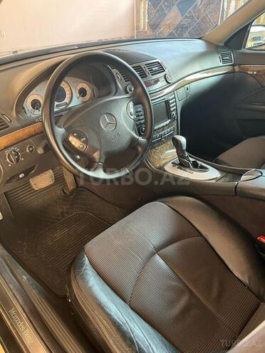 Mercedes E 240 2004, 283,600 km - 2.6 l - Ağcabədi