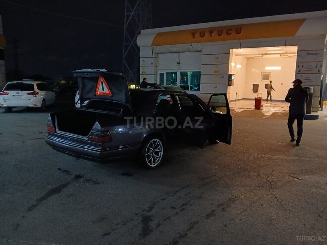 Mercedes E 200 1994, 380,000 km - 2.0 l - Bakı