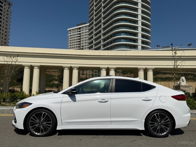 Hyundai Elantra 2017, 175,000 km - 1.6 л - Bakı
