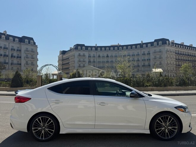 Hyundai Elantra 2017, 175,000 km - 1.6 л - Bakı