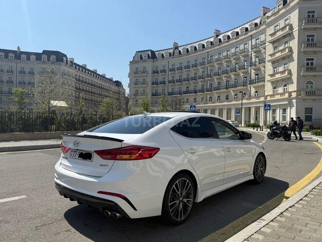 Hyundai Elantra 2017, 175,000 km - 1.6 л - Bakı