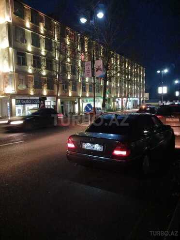 Mercedes C 180 1997, 170,000 km - 1.8 l - Qazax