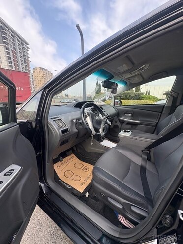 Toyota Prius V 2014, 283,000 km - 1.8 l - Bakı