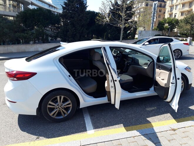 Hyundai Elantra 2018, 126,500 km - 2.0 л - Bakı