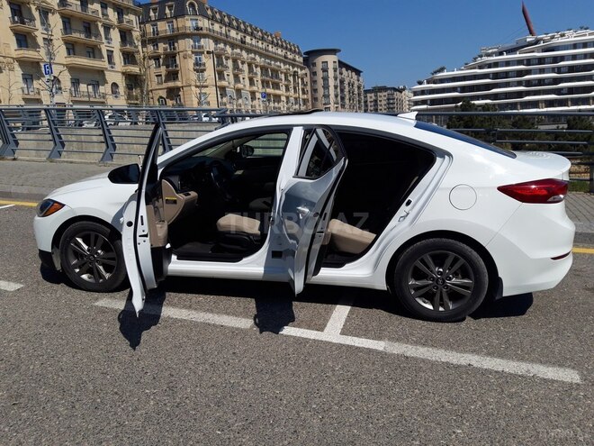 Hyundai Elantra 2018, 126,500 km - 2.0 л - Bakı