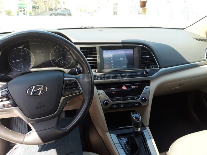 Hyundai Elantra 2018, 126,500 km - 2.0 л - Bakı