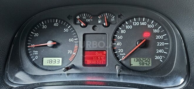 Volkswagen Golf 2002, 138,250 km - 2.0 л - Bakı