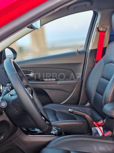 Chevrolet Cruze-13