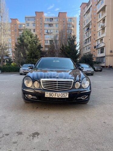 Mercedes E 280-1