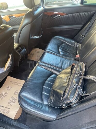 Mercedes E 280-10