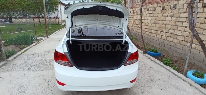 Hyundai Accent 2011, 215,000 km - 1.6 l - Mingəçevir