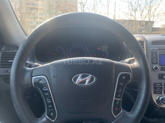 Hyundai Santa Fe-5
