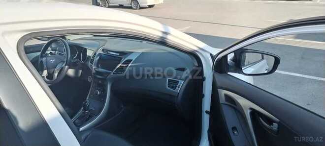 Hyundai Elantra 2015, 240,500 km - 1.6 л - Bakı