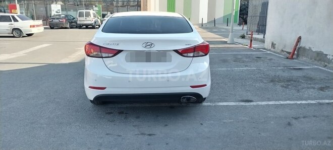 Hyundai Elantra 2015, 240,500 km - 1.6 л - Bakı