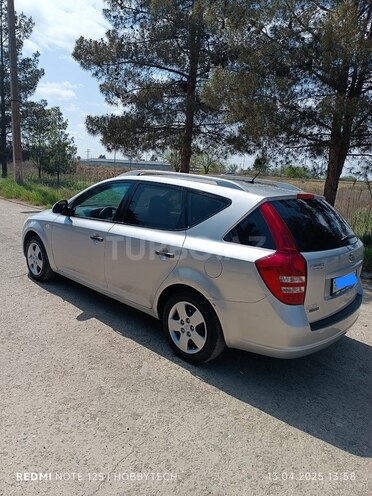 Kia Ceed 2009, 208,000 km - 1.4 л - Salyan